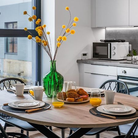 Potters Bar - Free Parking - Private Bathroom - Netflix - 4 Mins Walk To Station - 20 Mins Direct Trains To London Extérieur photo