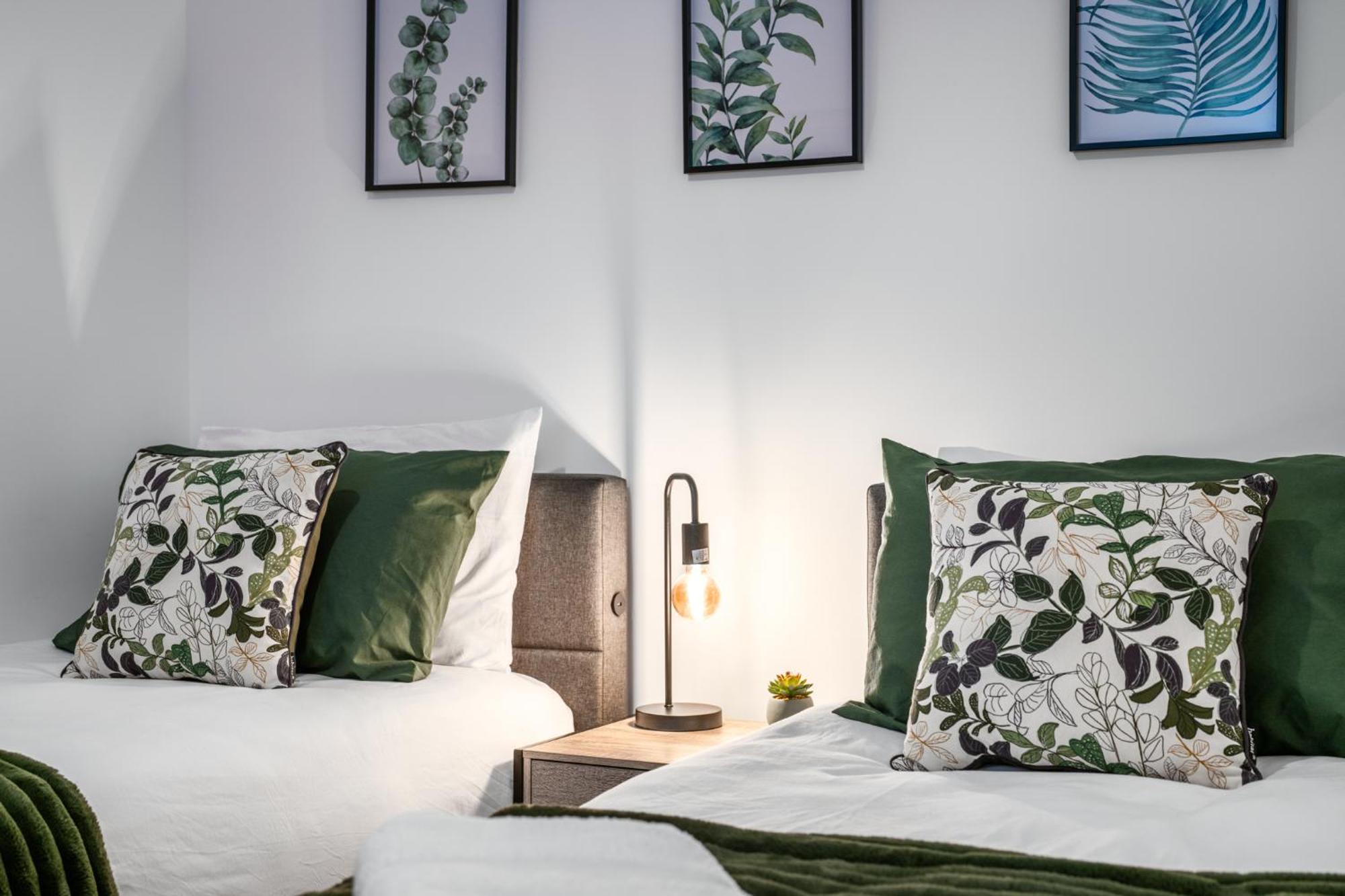 Potters Bar - Free Parking - Private Bathroom - Netflix - 4 Mins Walk To Station - 20 Mins Direct Trains To London Extérieur photo