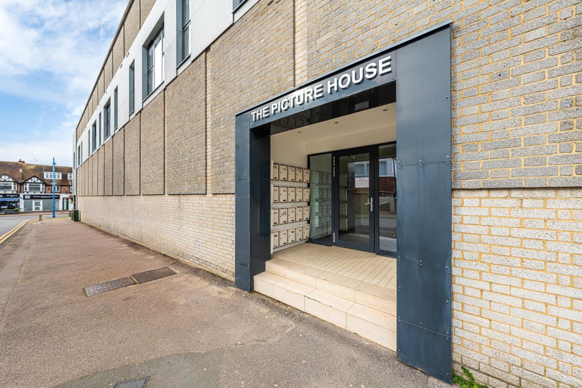 Potters Bar - Free Parking - Private Bathroom - Netflix - 4 Mins Walk To Station - 20 Mins Direct Trains To London Extérieur photo